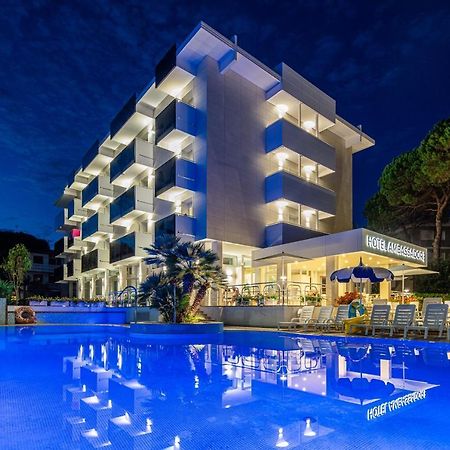 Hotel Ambassador Meuble Lignano Sabbiadoro Ngoại thất bức ảnh