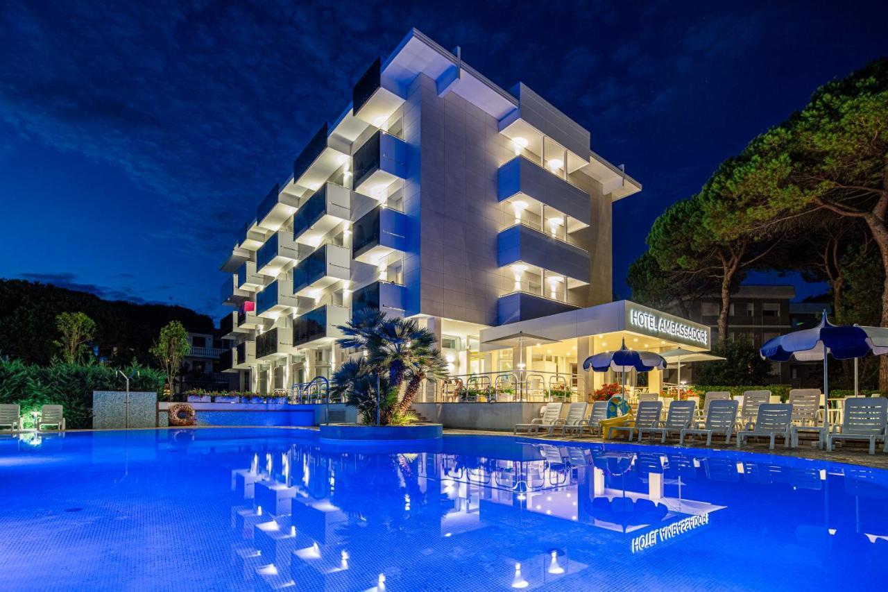 Hotel Ambassador Meuble Lignano Sabbiadoro Ngoại thất bức ảnh